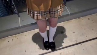 清純大胸粉嫩學生妹，乖乖女一對美乳誘人，一場漲粉6萬…