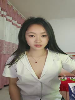 瘦猴先生探花约操良家嫩妹妹，摇色子喝酒调情，扒掉衣服按摩器震穴，沙发上猛怼骚穴